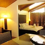 Swipers Inn Boracay
